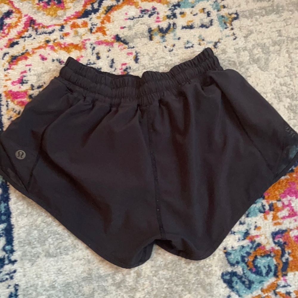 Lululemon Hotty Hot shorts 2.5”